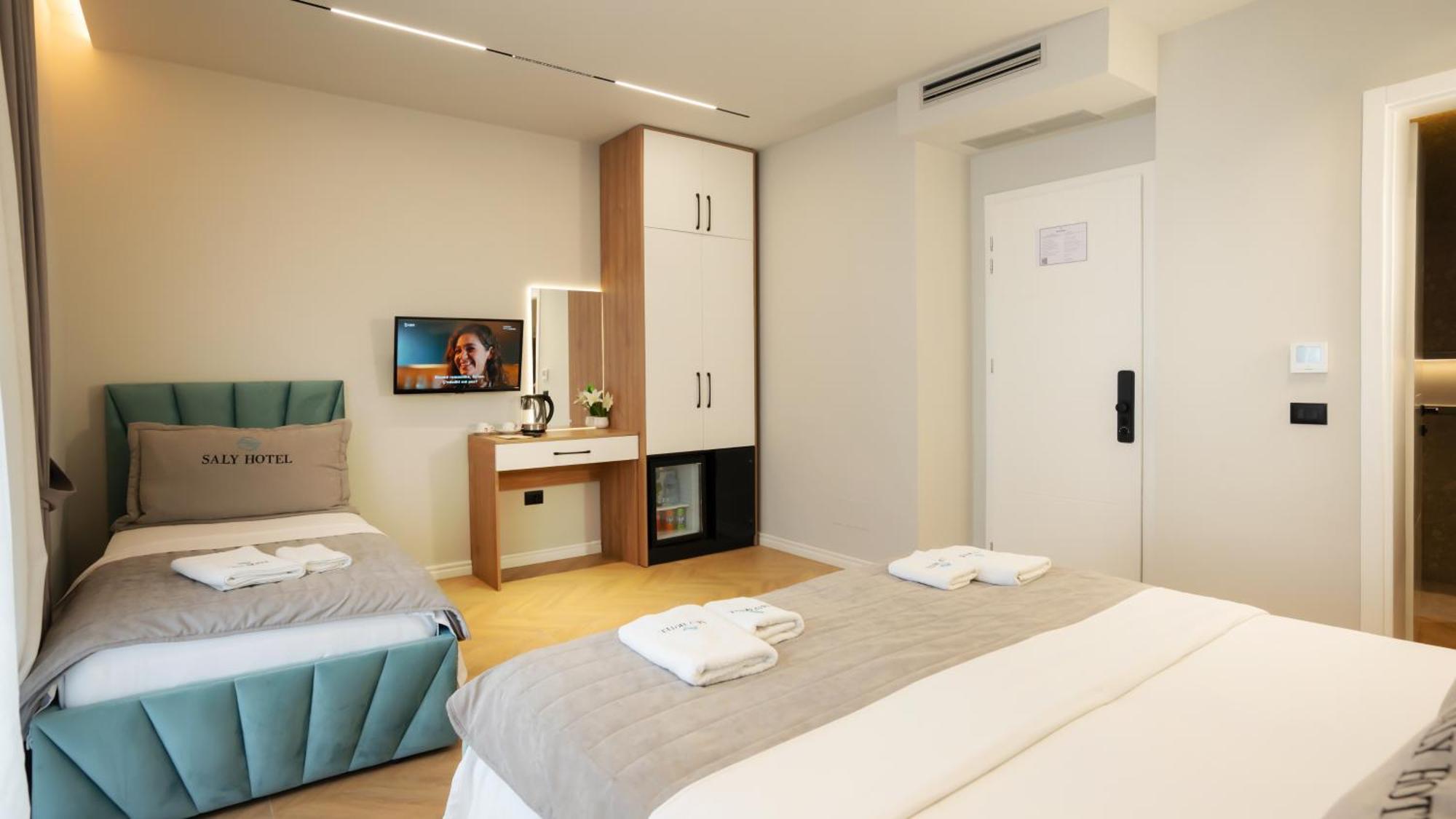 Hotel Saly Durres Exterior photo