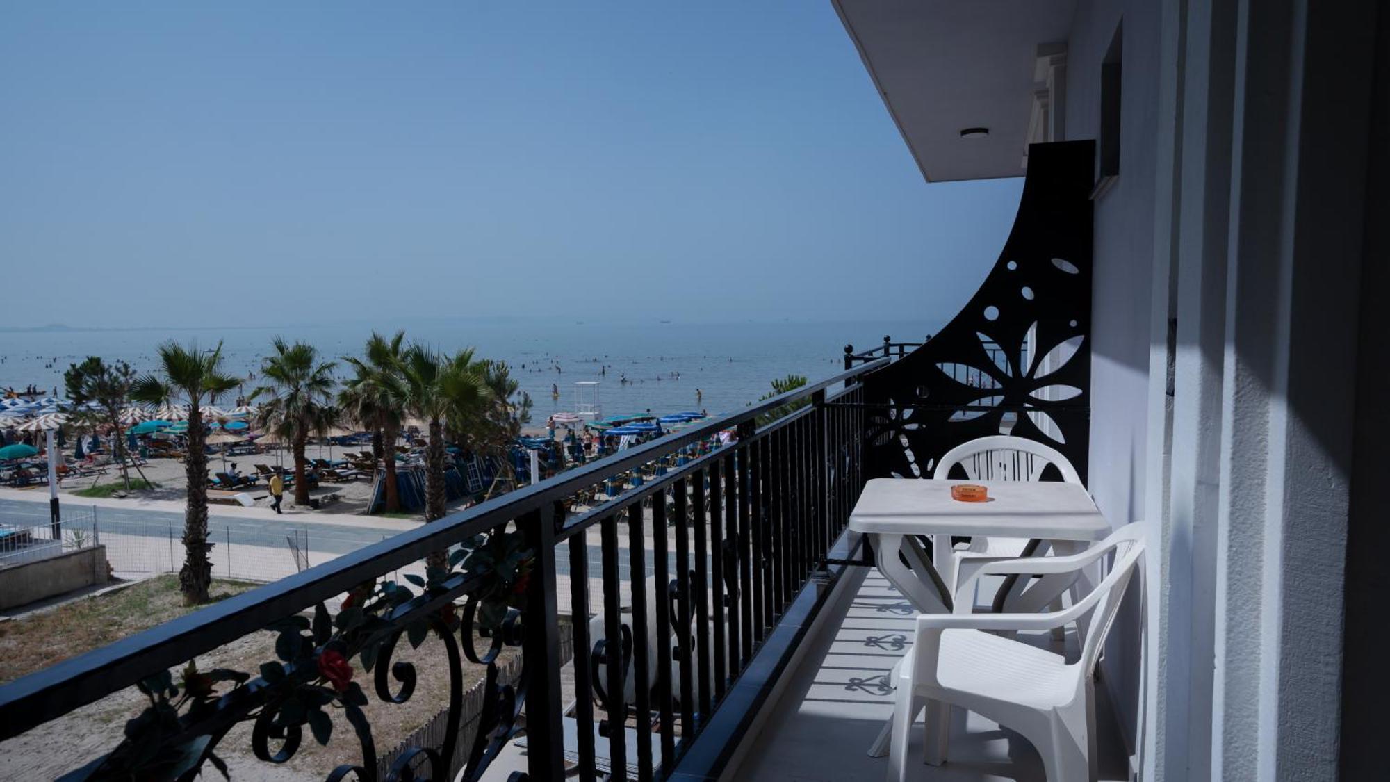 Hotel Saly Durres Exterior photo